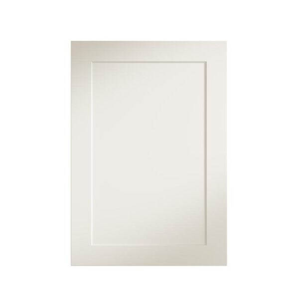 Modern shaker tasarımı ve pürüzsüz yüzeyiyle öne çıkan Linnes porselen mutfak dolabı koleksiyonu, zamansız ve şık bir mutfak atmosferi oluşturmak isteyenler için ideal bir seçenektir. Yumuşak porselen rengi, mekâna sıcak, ferah ve davetkâr bir hava katarak günlük kullanımda huzurlu bir ortam sunar.

19 mm kalınlığında üretilen sağlam kapak panelleri; dar çerçeveli yapısı ve sığ orta paneli ile klasik shaker stilini çağdaş ve sade bir yorumla yeniden yorumlar. Mat ve pürüzsüz yüzey dokusu, hem modern görünüm sağlar hem de temizlik ve bakım açısından pratik kullanım sunar.

Modüler tasarımı sayesinde farklı mutfak planlarına kolayca uyarlanabilir. Ekstra uzun dolaplar, çekmeceli üniteler, köşe çözümleri ve açık raf seçenekleri ile fonksiyonel ve düzenli bir depolama alanı oluşturabilirsiniz. Ayrıca Linnes koleksiyonu; ahşap dokular, bej, gri veya taş dokulu yüzeylerle kolayca kombinlenebilir, kişisel tarzınıza göre şekillendirilebilir.